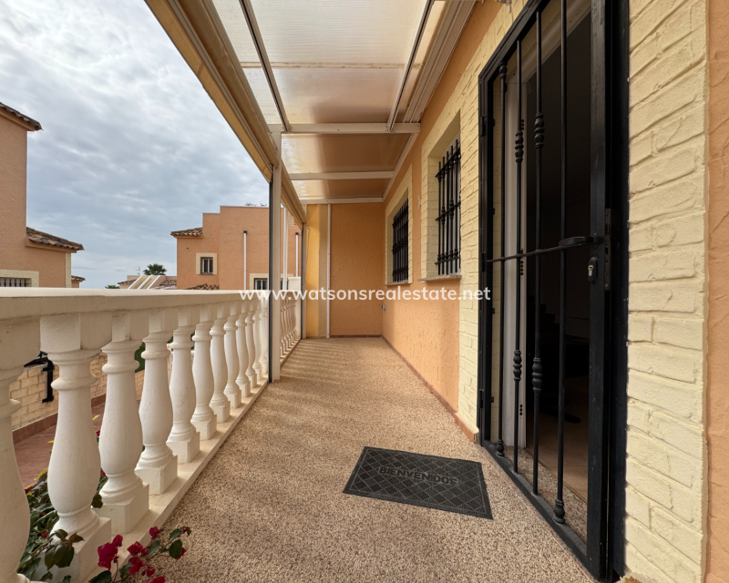 Resale - Parhus - Urb. La Marina