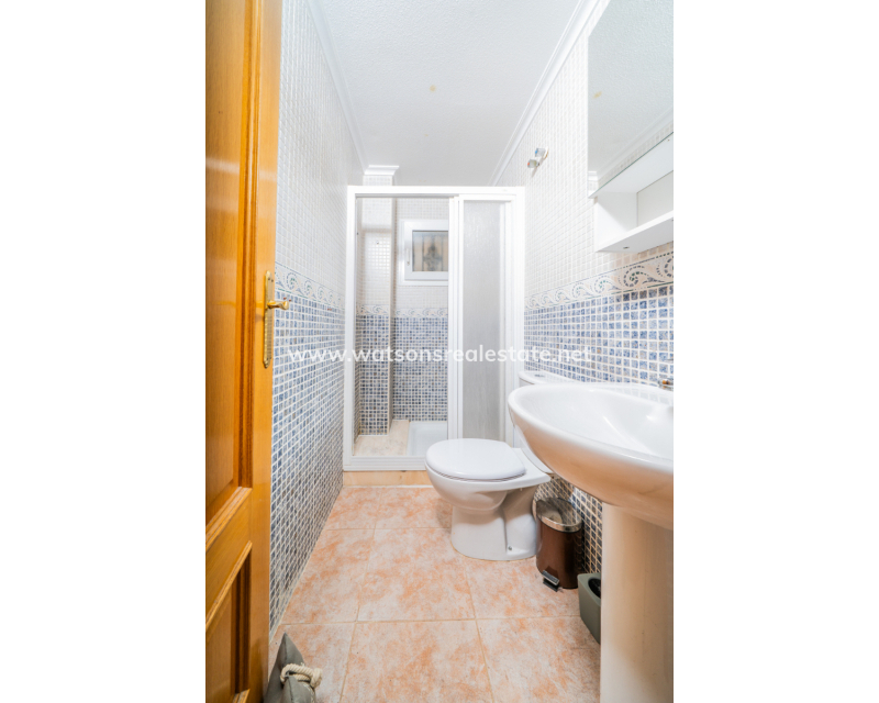 Resale - Parhus - Urb. La Marina