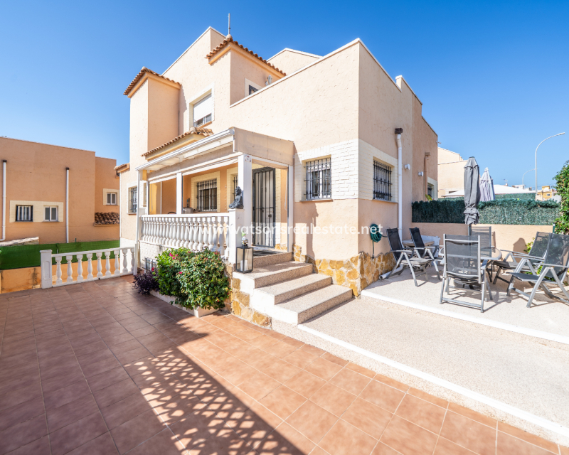 Resale - Parhus - Urb. La Marina