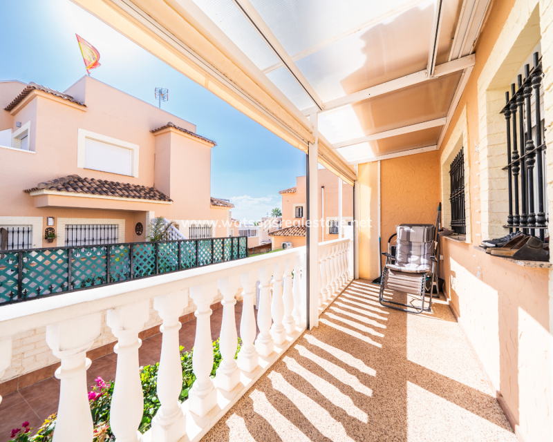 Resale - Parhus - Urb. La Marina