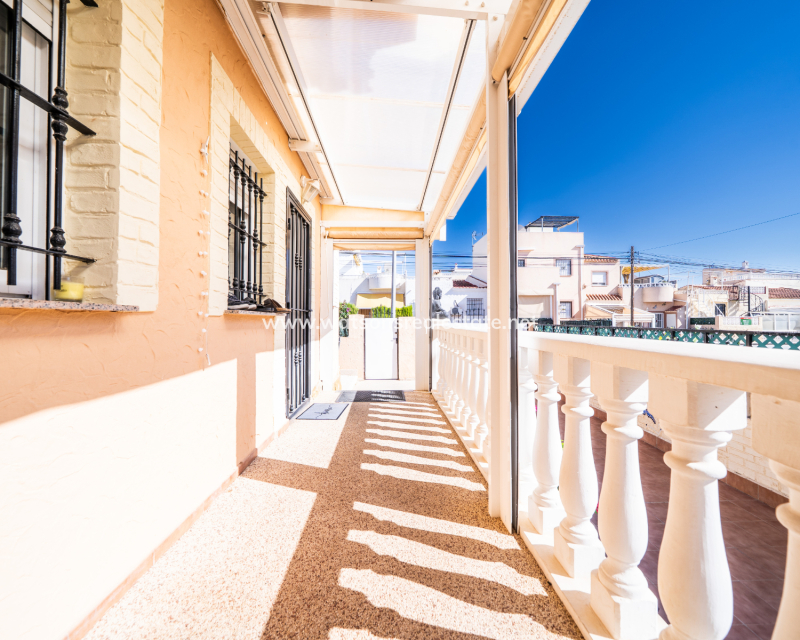 Resale - Parhus - Urb. La Marina