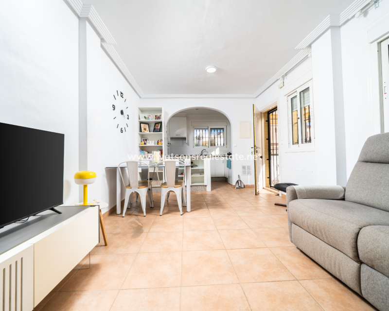 Resale - Parhus - Urb. La Marina