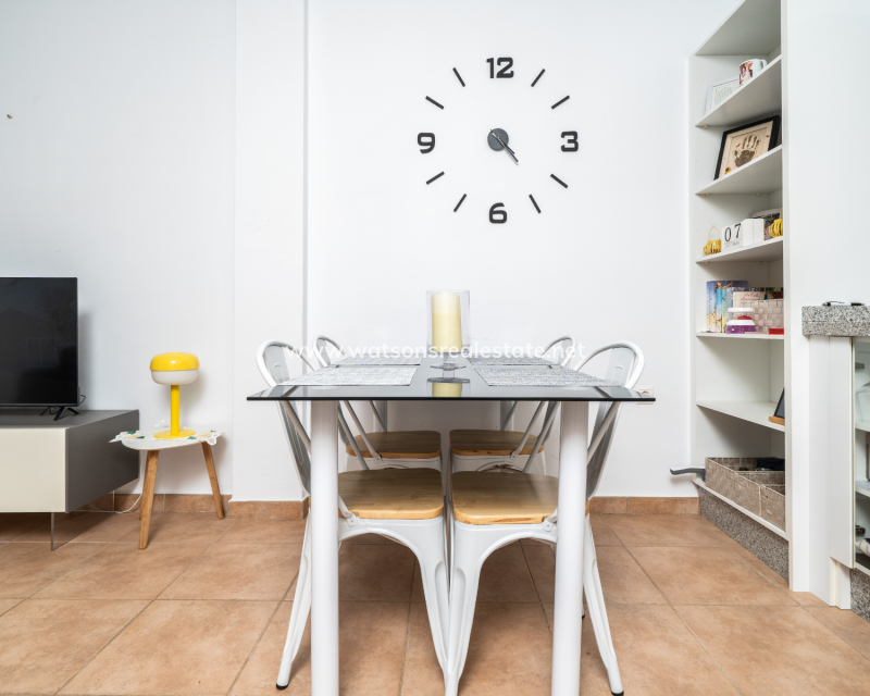 Resale - Parhus - Urb. La Marina