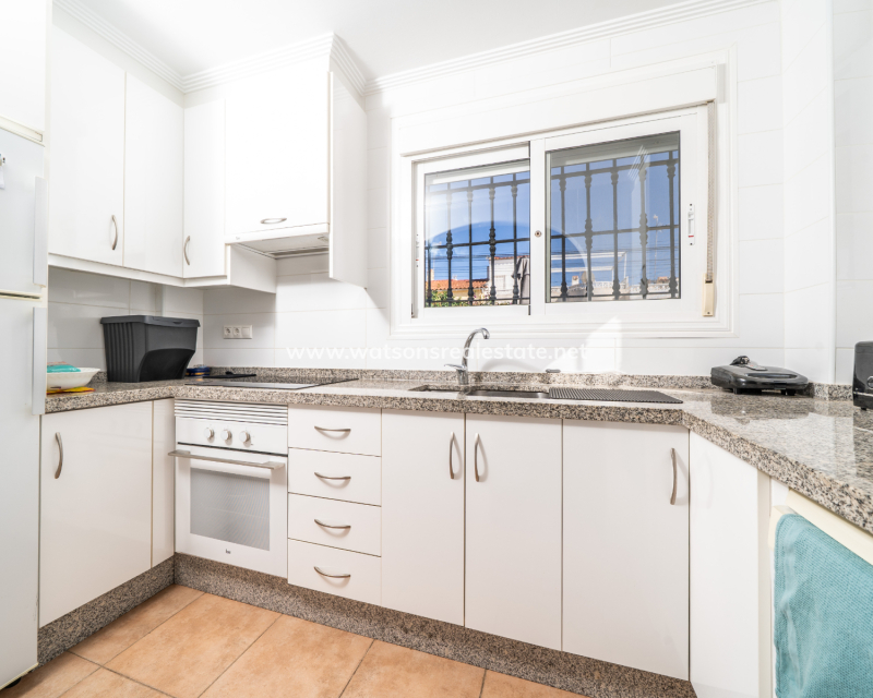 Resale - Parhus - Urb. La Marina