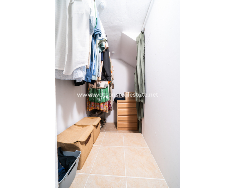 Resale - Parhus - Urb. La Marina