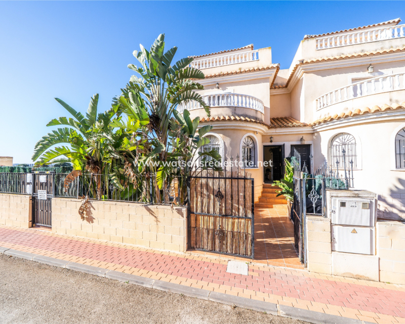 Resale - Parhus - Urb. La Marina