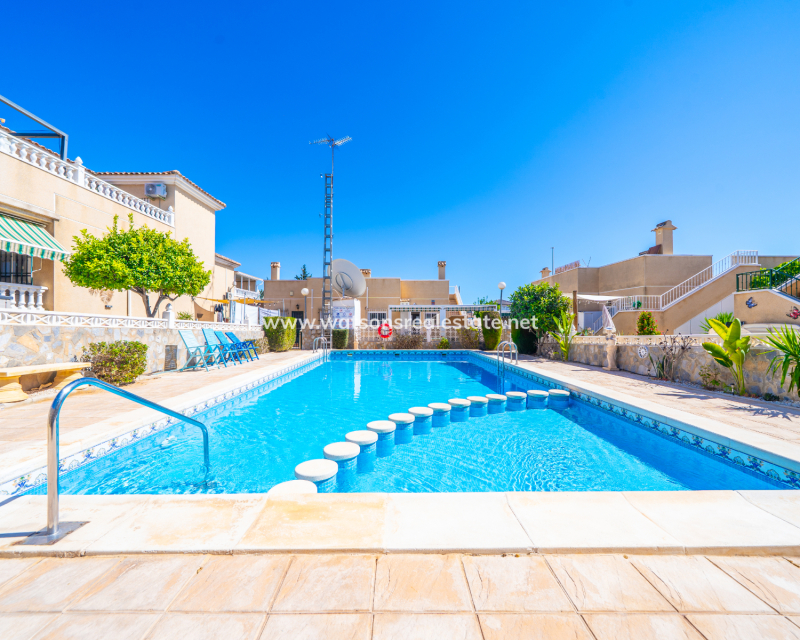 Resale - Parhus - Urb. La Marina