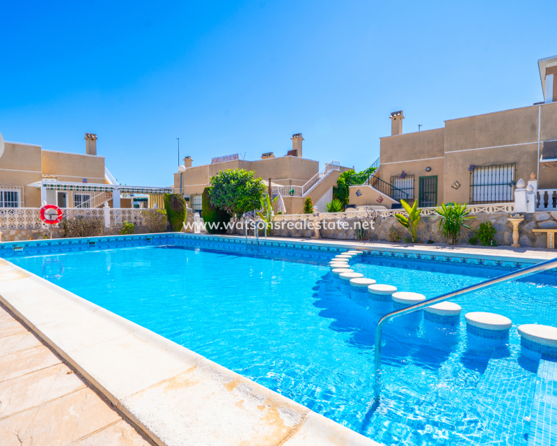 Resale - Parhus - Urb. La Marina