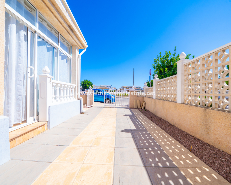 Resale - Parhus - Urb. La Marina