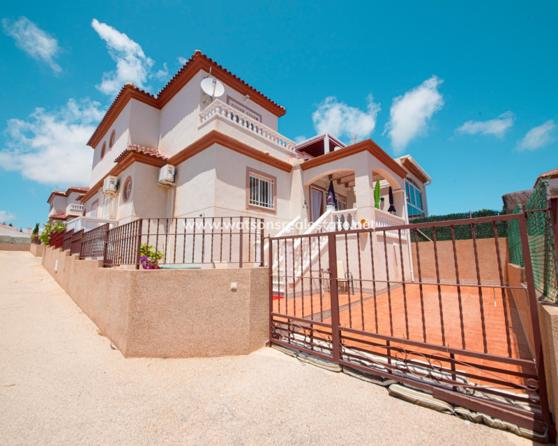 Resale - Quad - Urb. La Escuera