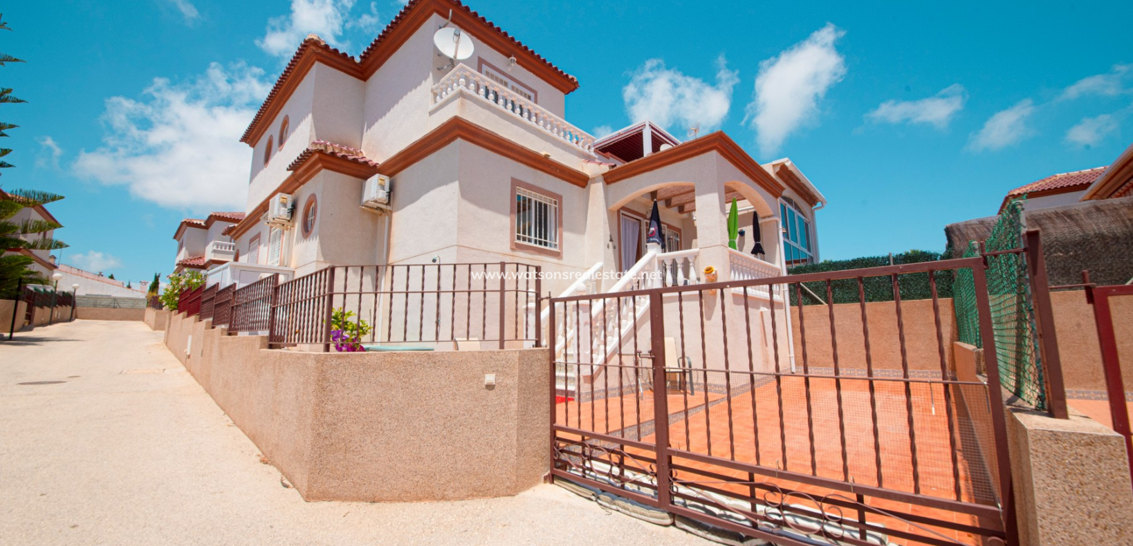 Resale - Quad - Urb. La Escuera