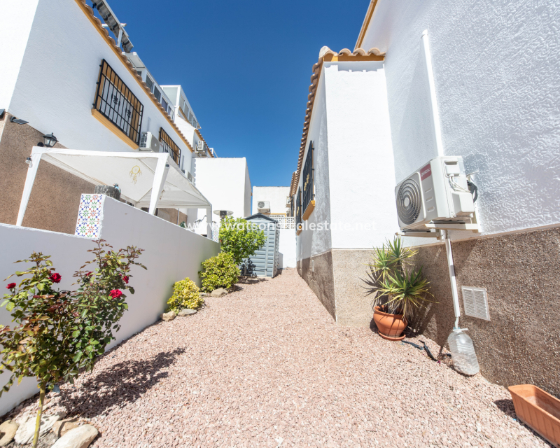 Resale - Quad - Urb. La Marina