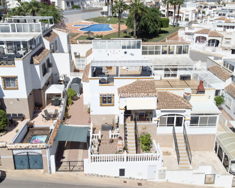Resale - Quad - Urb. La Marina