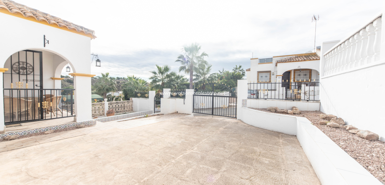 Resale - Quad - Urb. La Marina