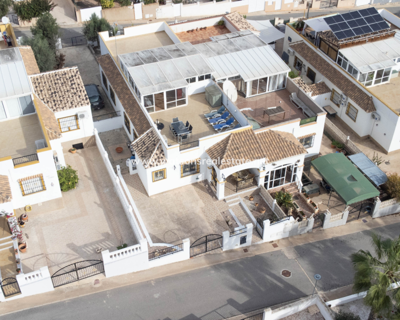 Resale - Quad - Urb. La Marina