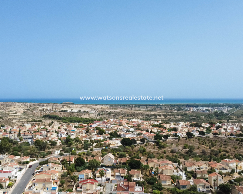 Resale - Quad - Urb. La Marina