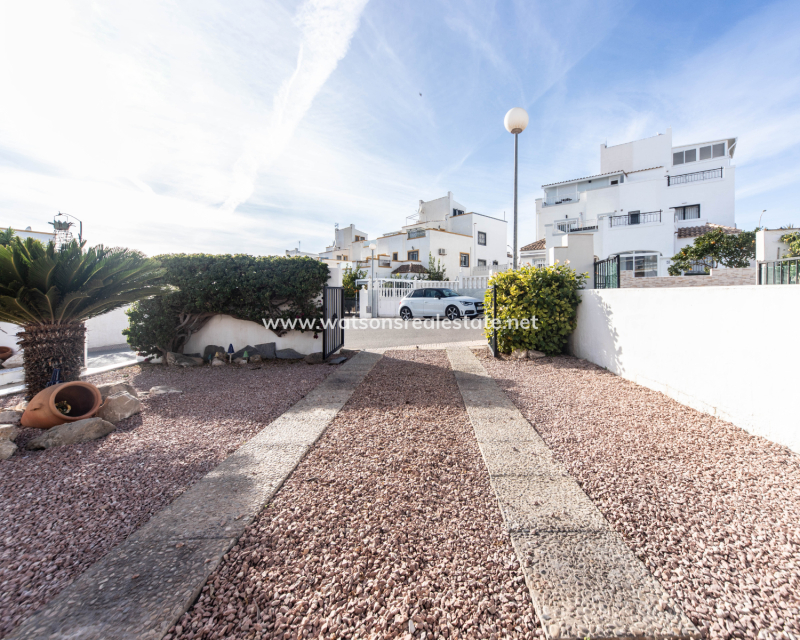 Resale - Quad - Urb. La Marina