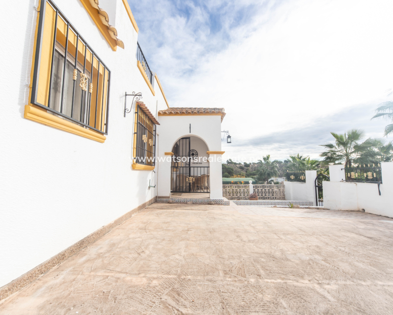 Resale - Quad - Urb. La Marina