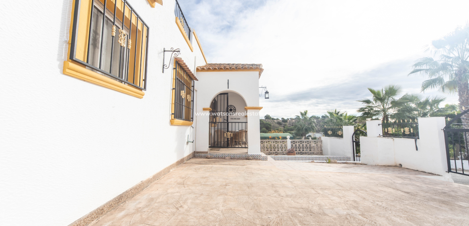 Resale - Quad - Urb. La Marina
