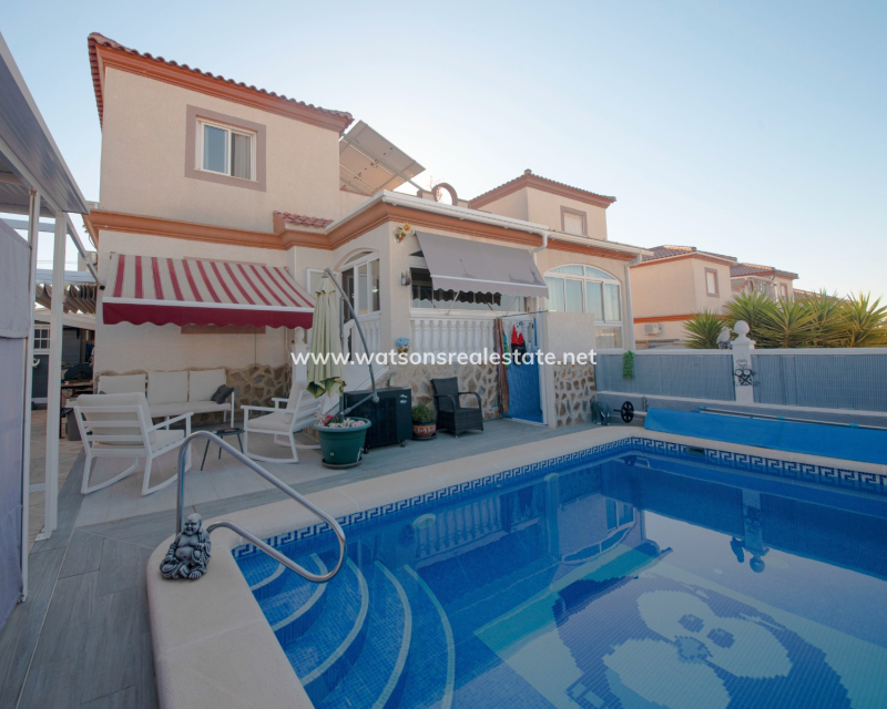 Resale - Quad - Urb. La Marina
