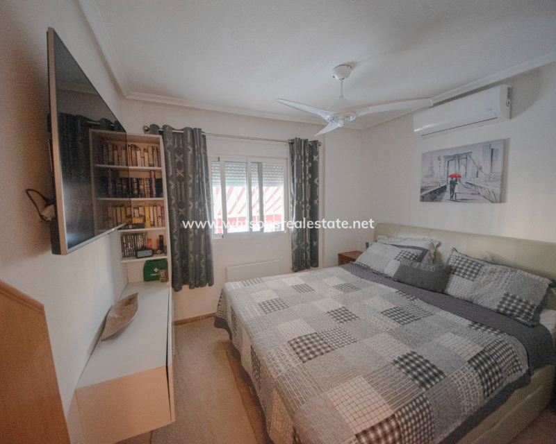 Resale - Quad - Urb. La Marina