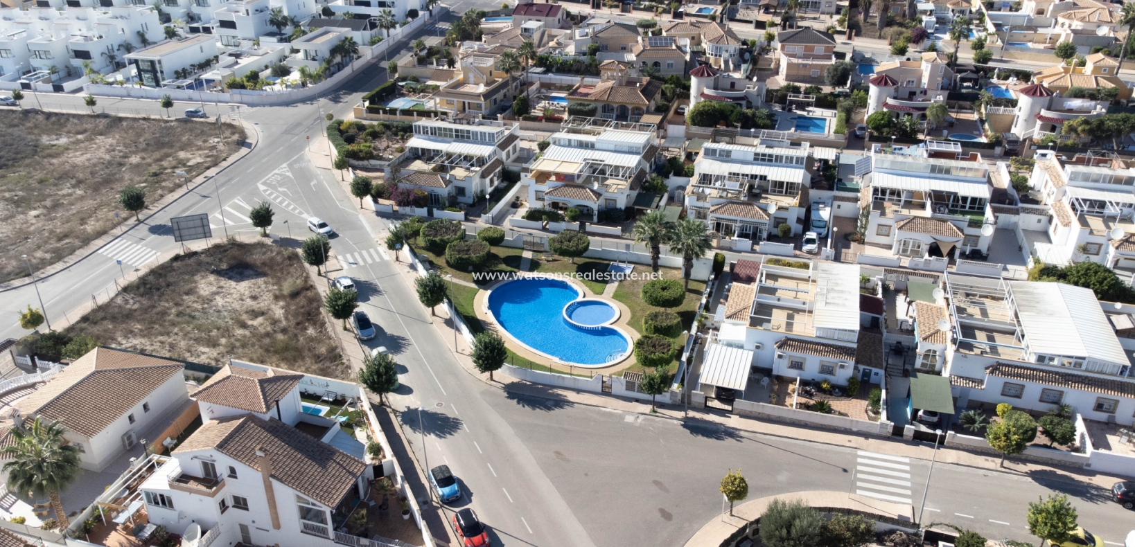 Resale - Quad - Urb. La Marina