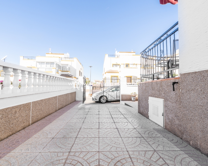 Resale - Quad - Urb. La Marina