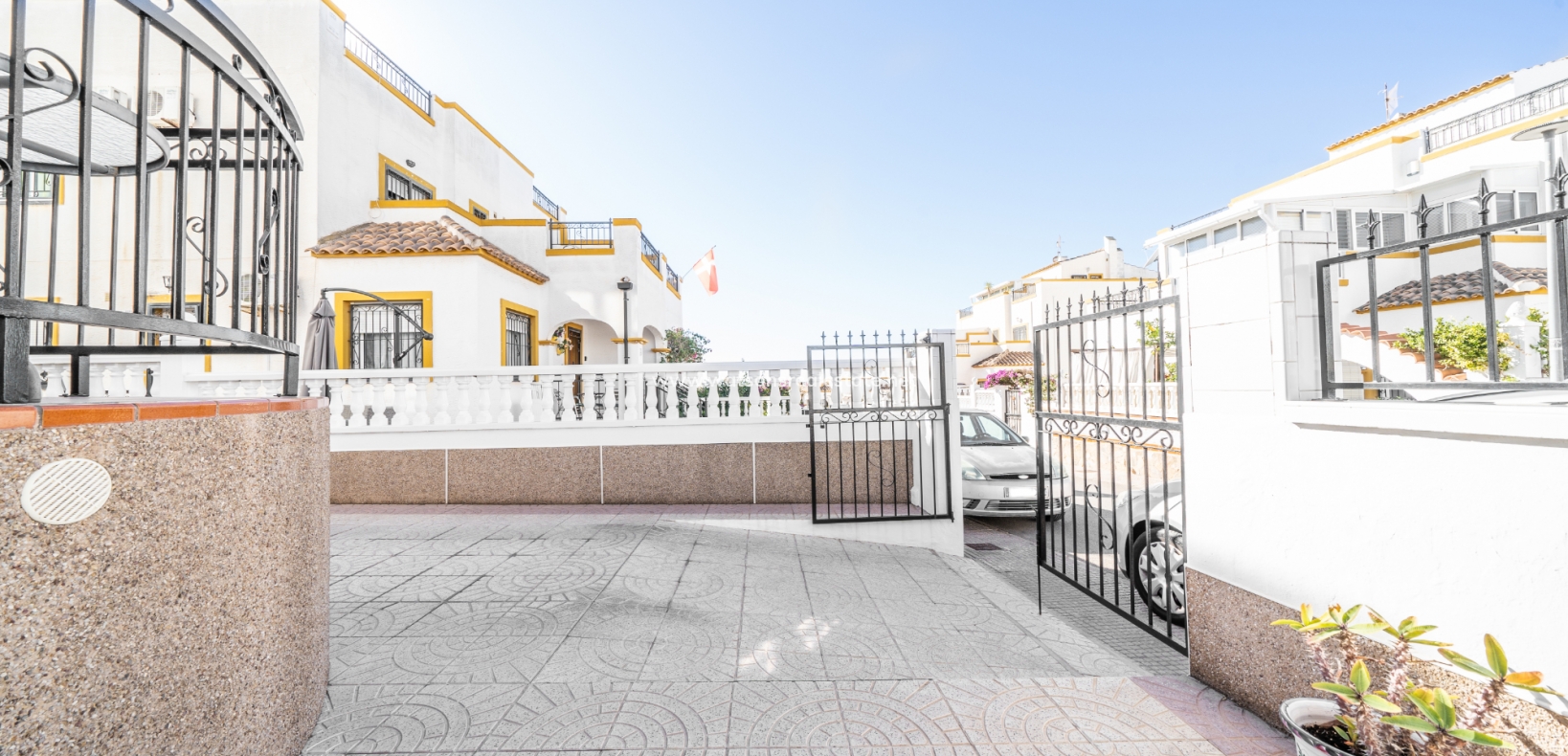 Resale - Quad - Urb. La Marina