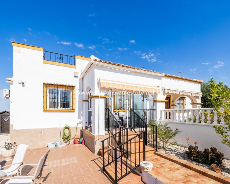 Resale - Quad - Urb. La Marina