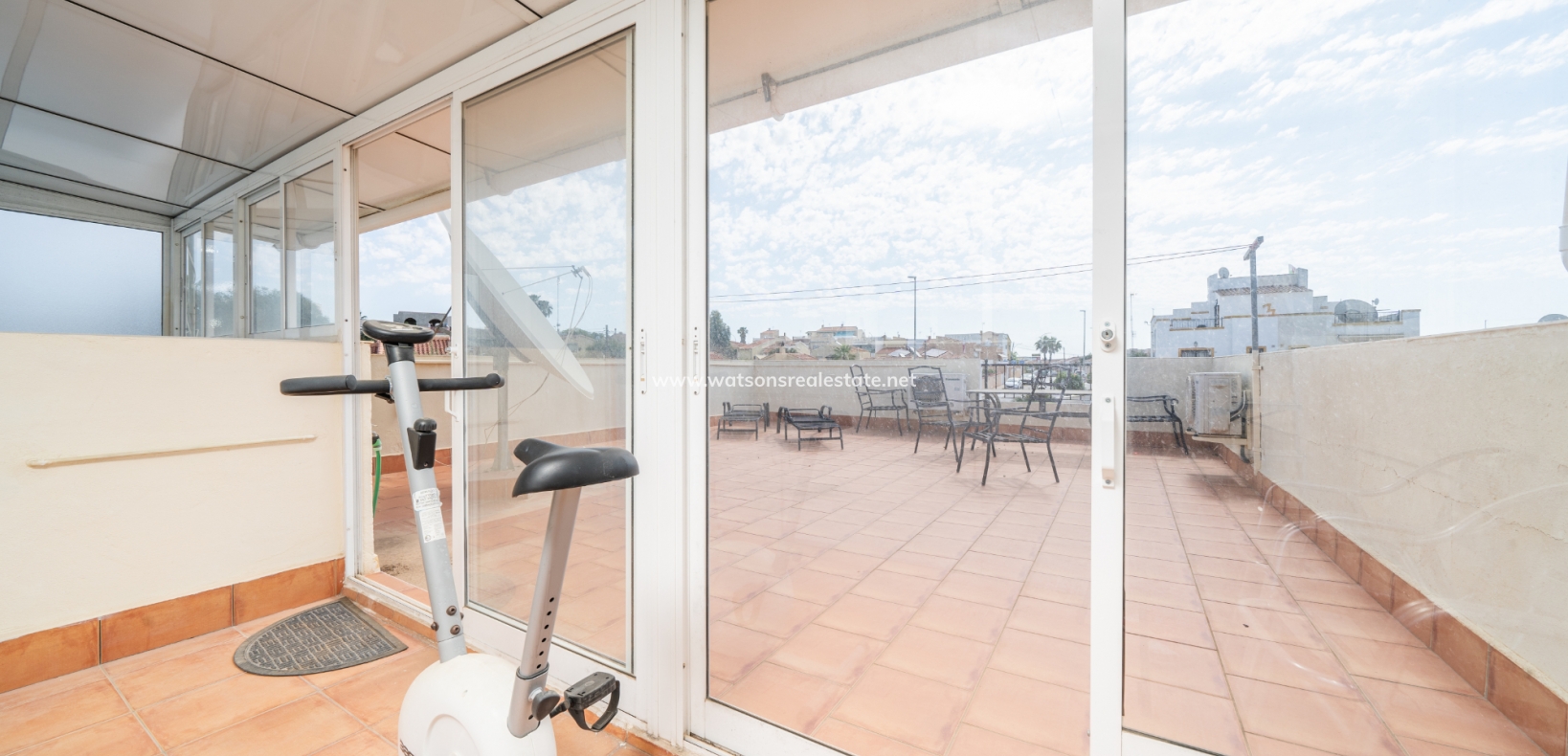 Resale - Quad - Urb. La Marina