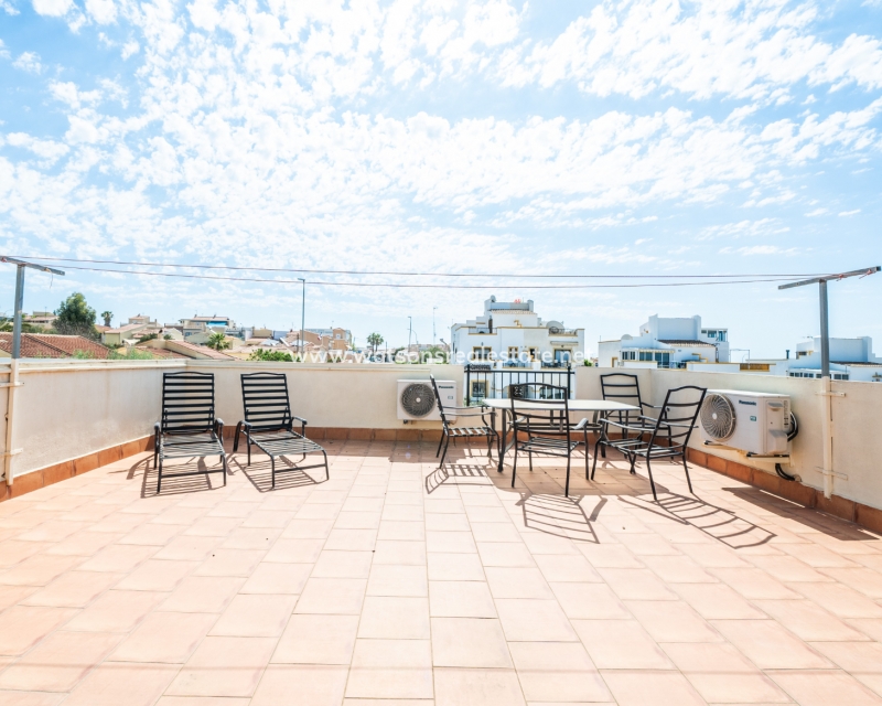 Resale - Quad - Urb. La Marina