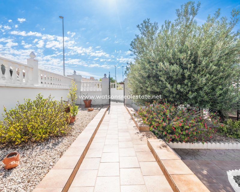 Resale - Quad - Urb. La Marina