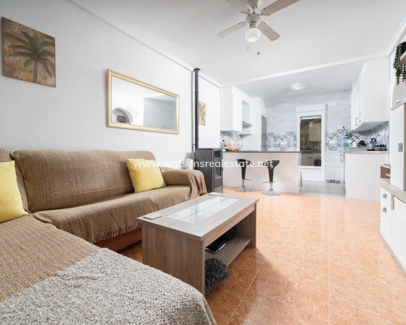 Resale - Quad - Urb. La Marina