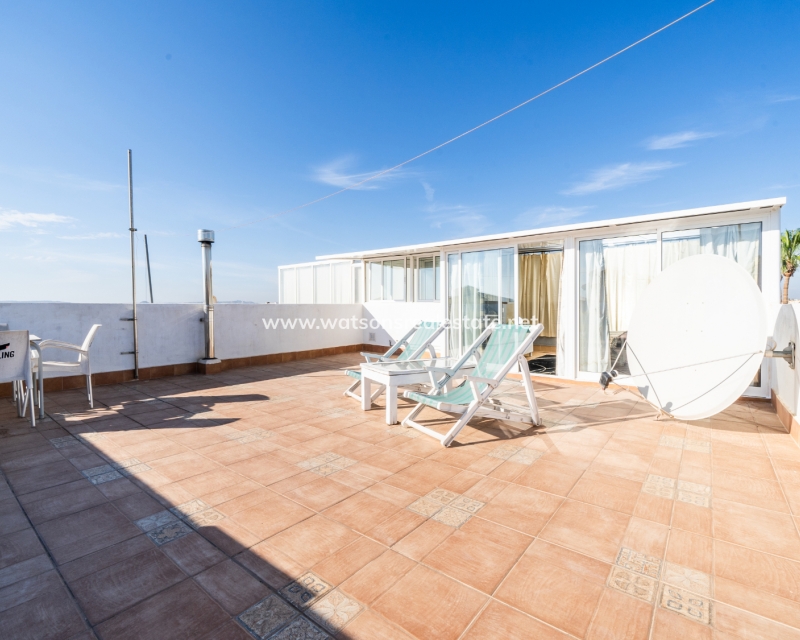 Resale - Quad - Urb. La Marina