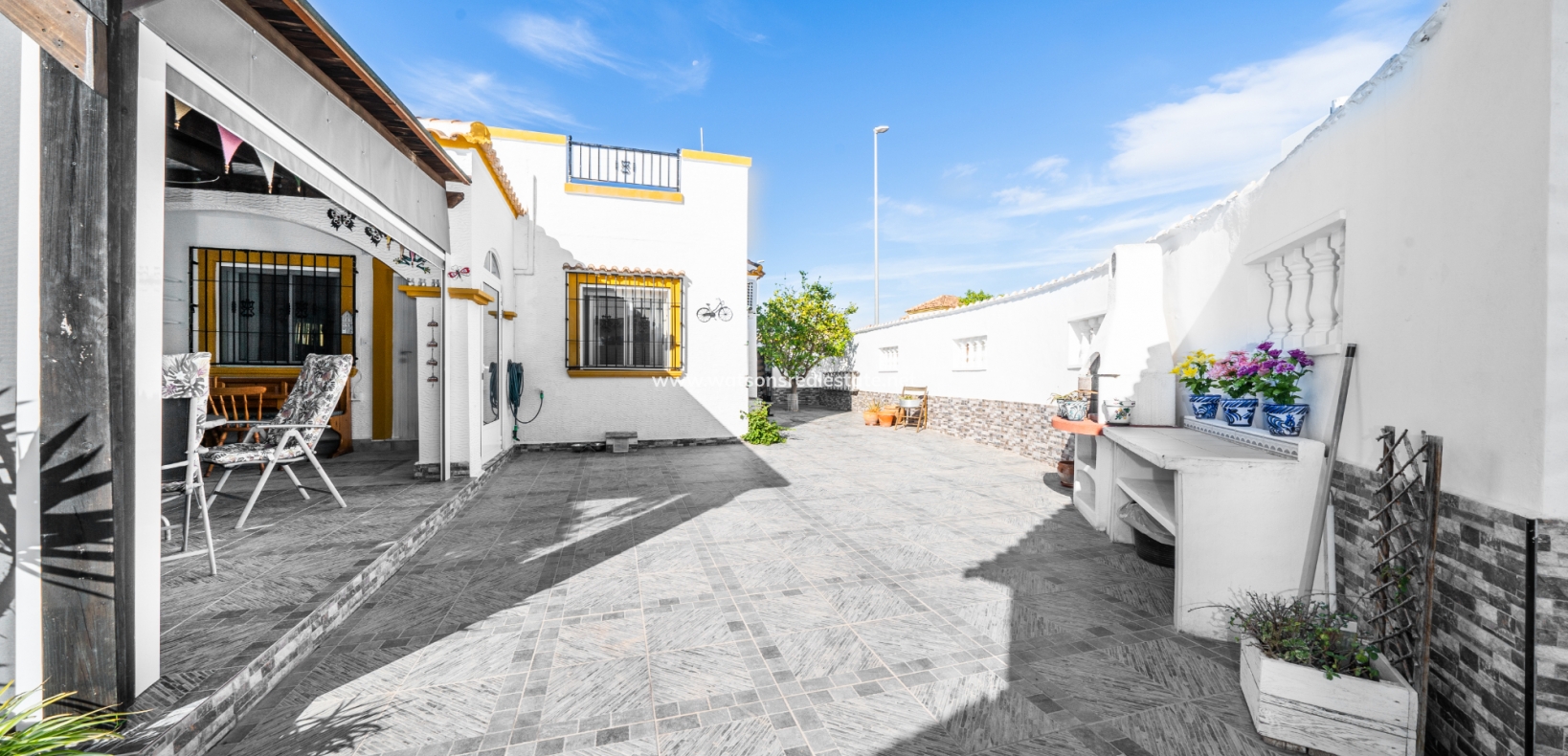 Resale - Quad - Urb. La Marina