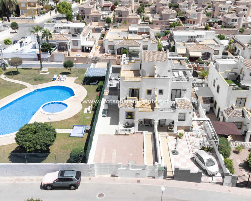 Resale - Quad - Urb. La Marina