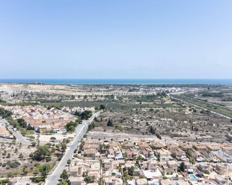 Resale - Quad - Urb. La Marina