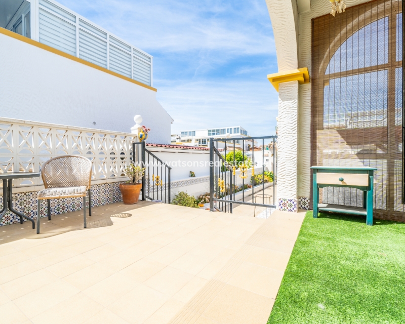 Resale - Quad - Urb. La Marina