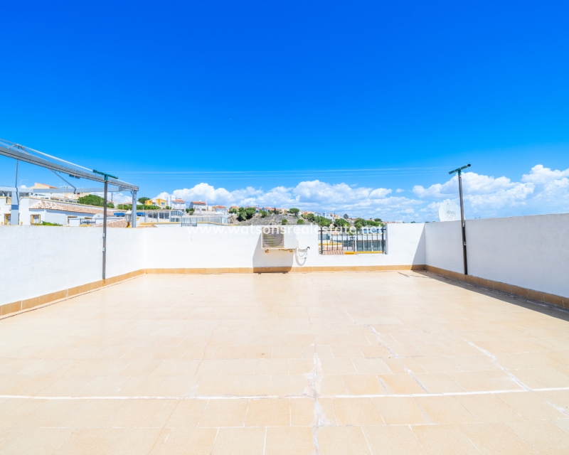 Resale - Quad - Urb. La Marina