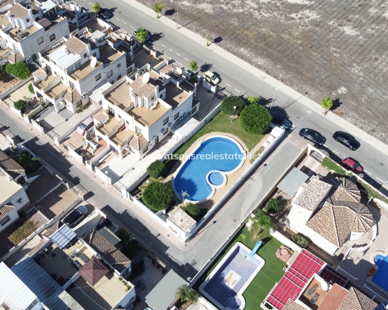 Resale - Quad - Urb. La Marina