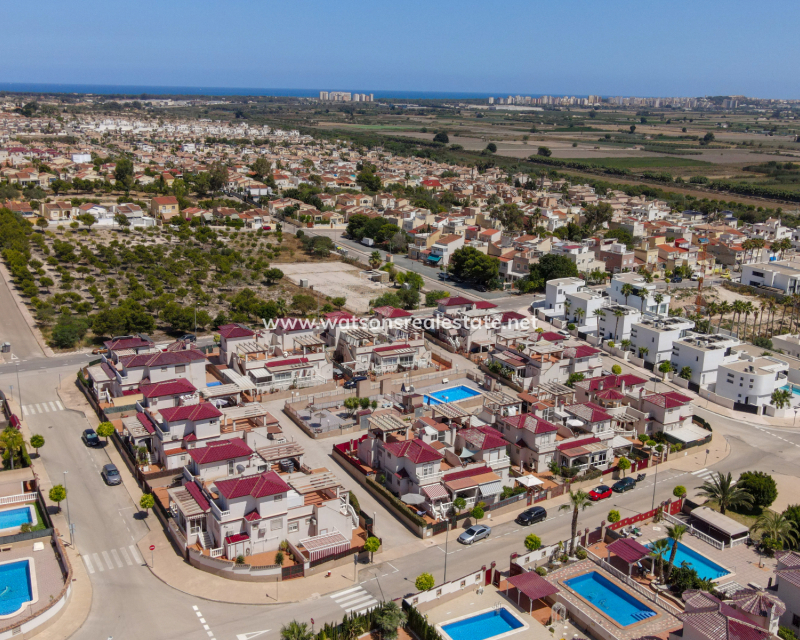 Resale - Quad - Urb. La Marina