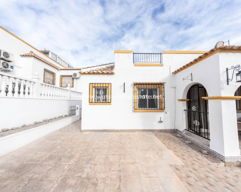 Resale - Quad - Urb. La Marina