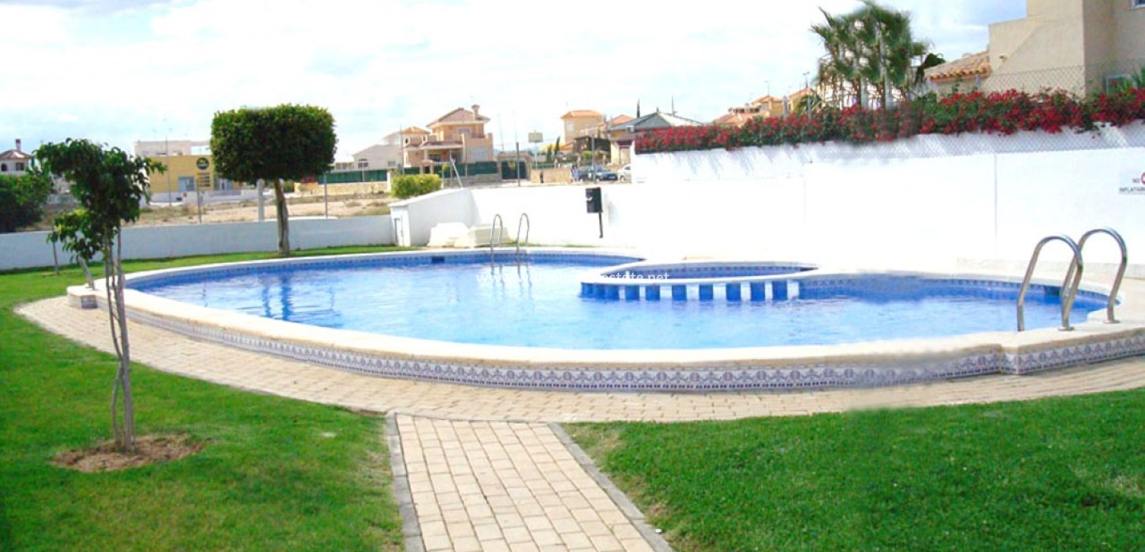 Resale - Quad - Urb. La Marina