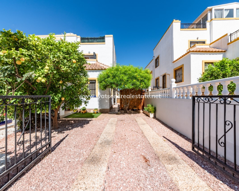 Resale - Quad - Urb. La Marina
