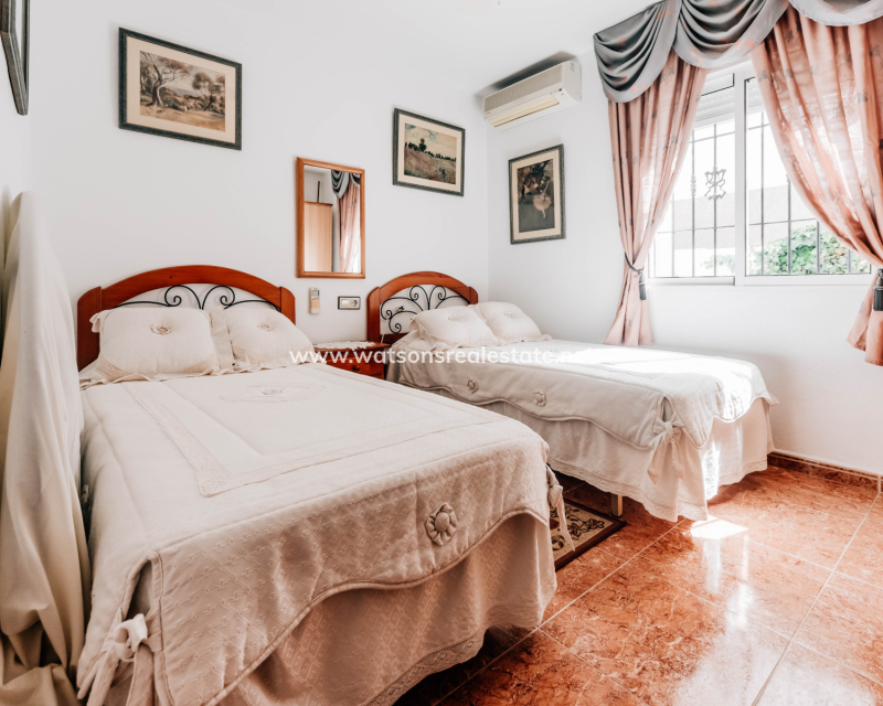 Resale - Quad - Urb. La Marina