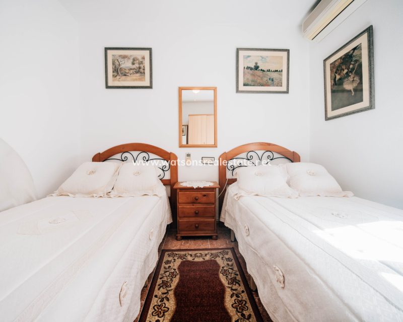 Resale - Quad - Urb. La Marina