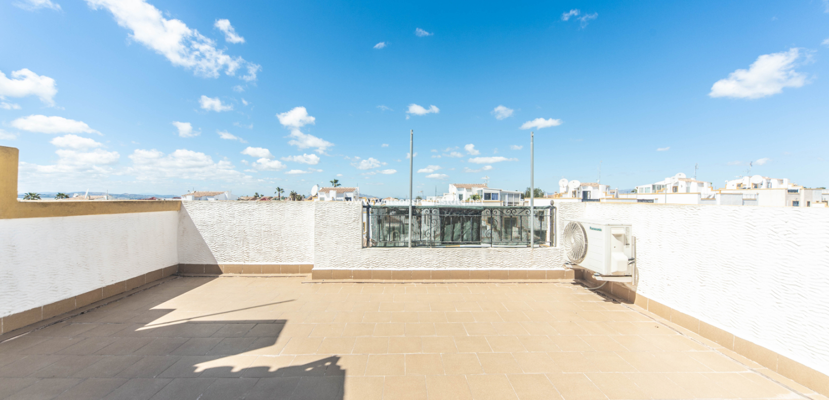 Resale - Quad - Urb. La Marina