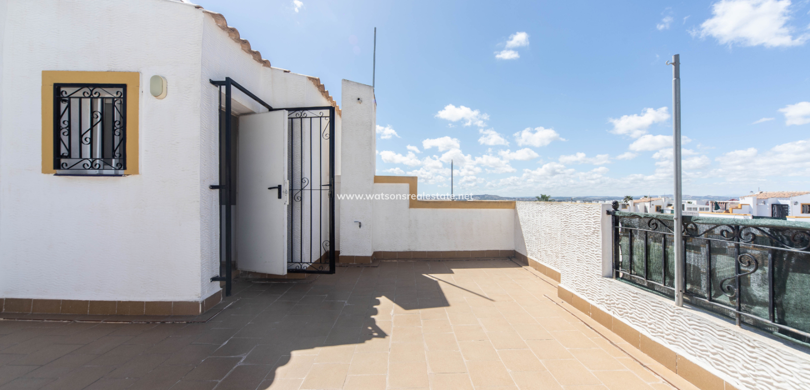 Resale - Quad - Urb. La Marina