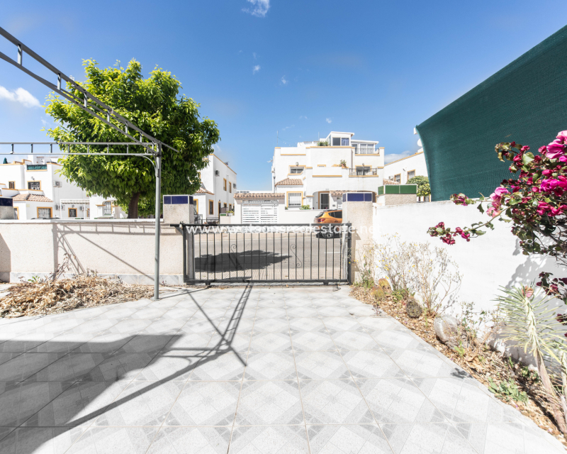 Resale - Quad - Urb. La Marina