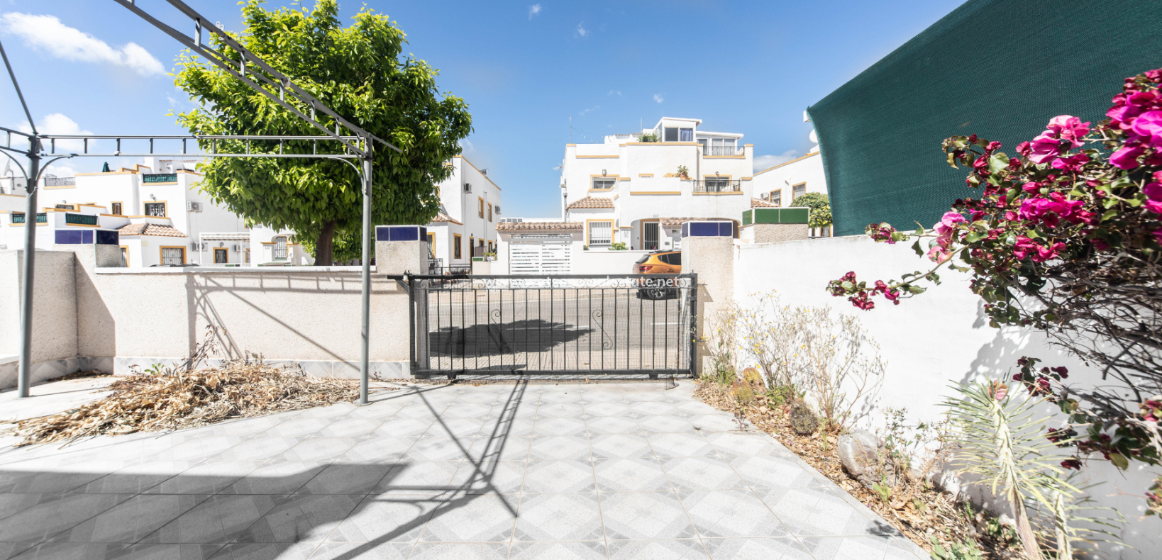 Resale - Quad - Urb. La Marina